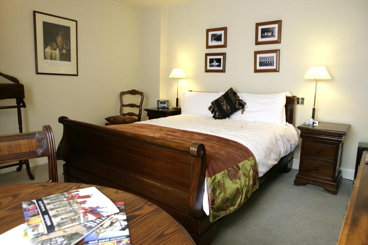 The Old Vine Hotel Winchester Buitenkant foto