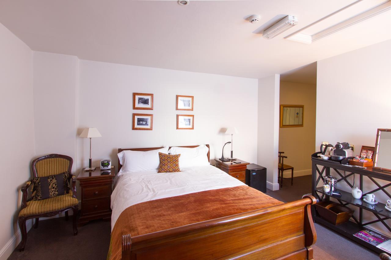 The Old Vine Hotel Winchester Buitenkant foto