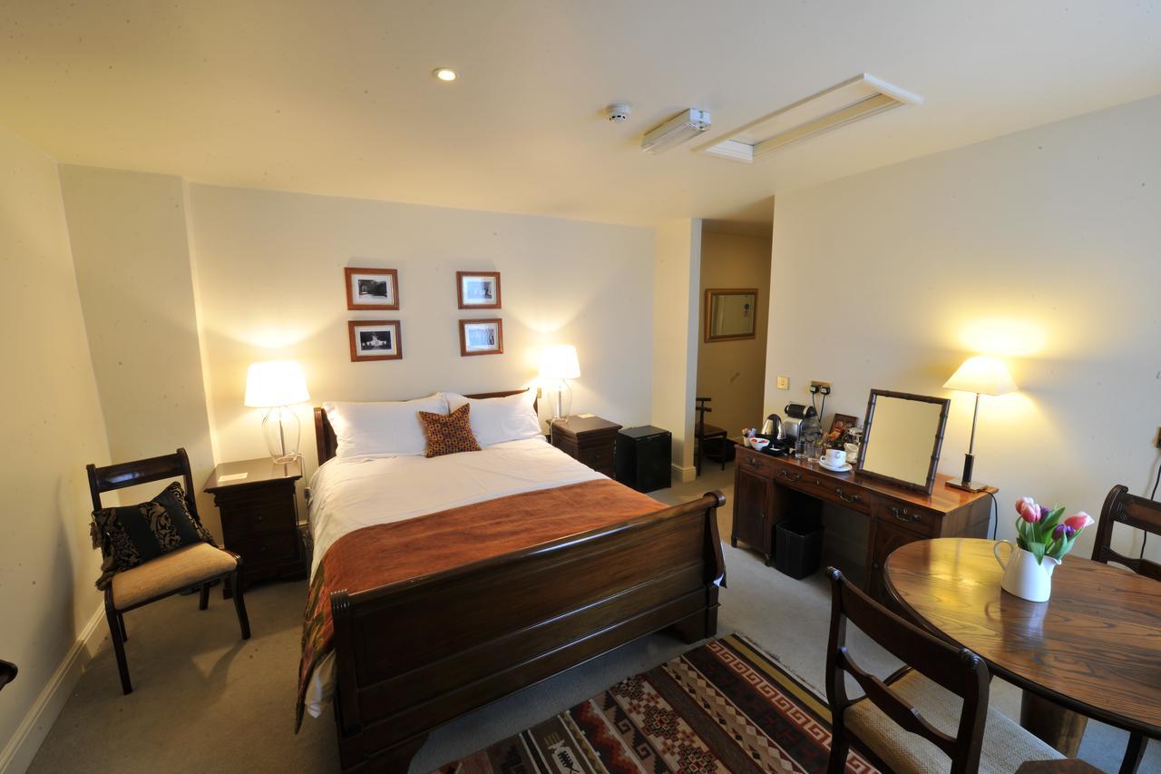 The Old Vine Hotel Winchester Buitenkant foto