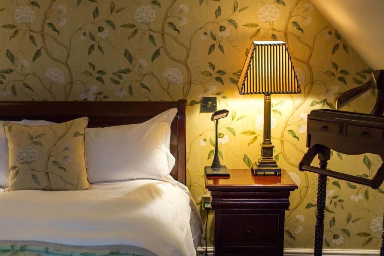 The Old Vine Hotel Winchester Buitenkant foto