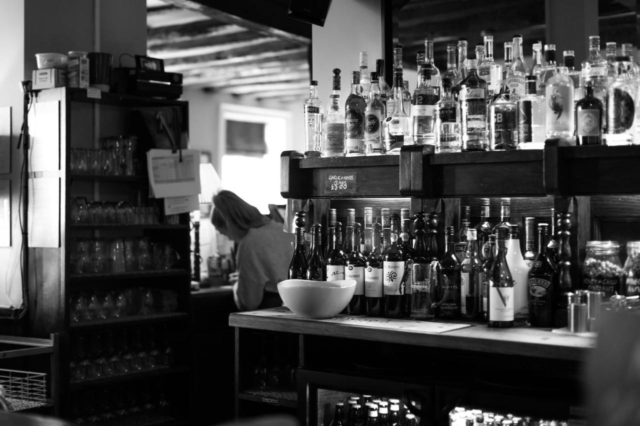 The Old Vine Hotel Winchester Buitenkant foto