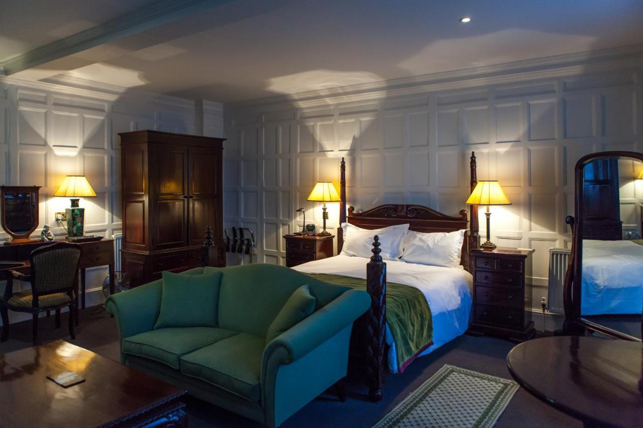 The Old Vine Hotel Winchester Buitenkant foto