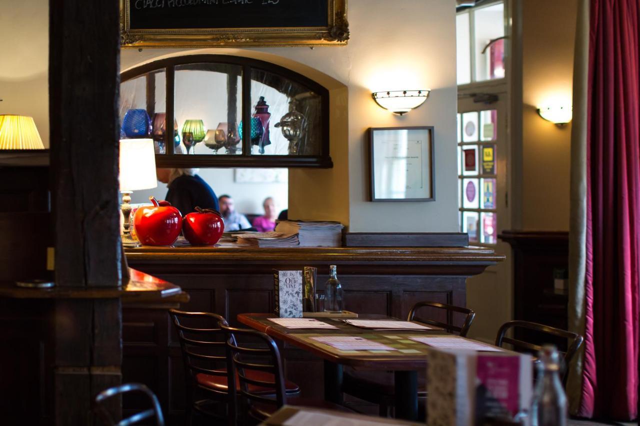 The Old Vine Hotel Winchester Buitenkant foto