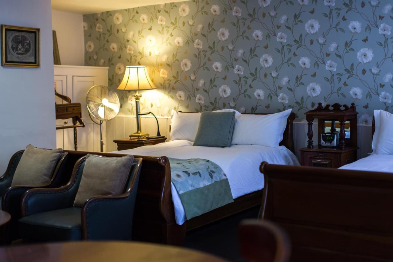 The Old Vine Hotel Winchester Buitenkant foto